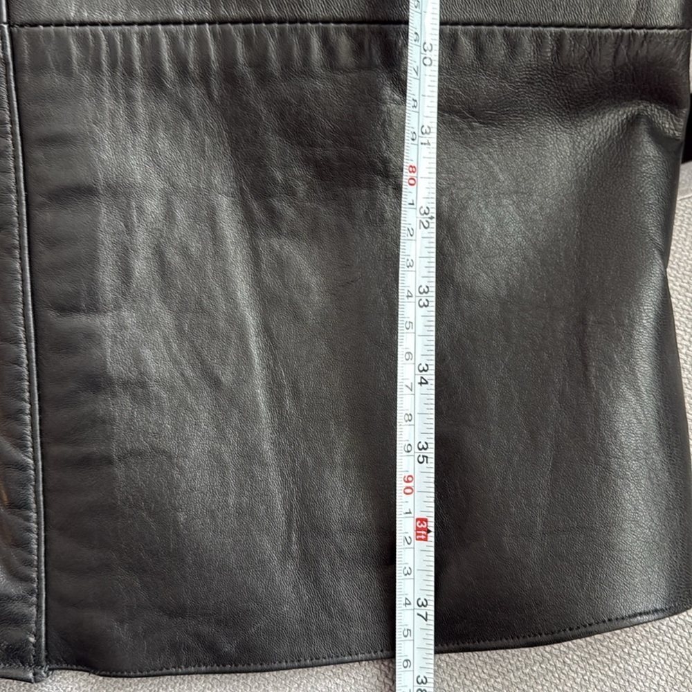 Norma Canada Stylish Black Leather Jacket with  Fur Trim , Size M - Picture 17 of 17
